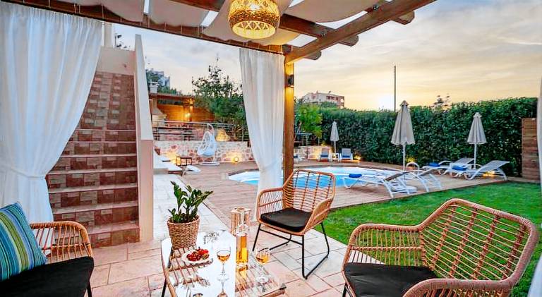 Βίλα Violi Charaki