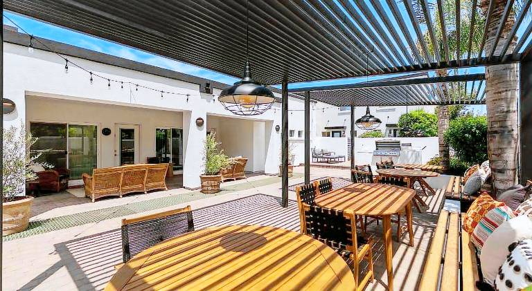 Apartment with patio, garden & hot tub — photo 5