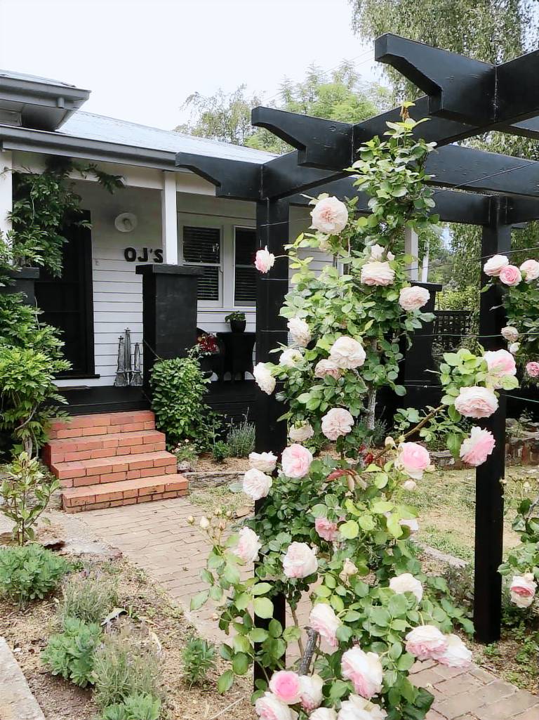 House Hepburn Springs