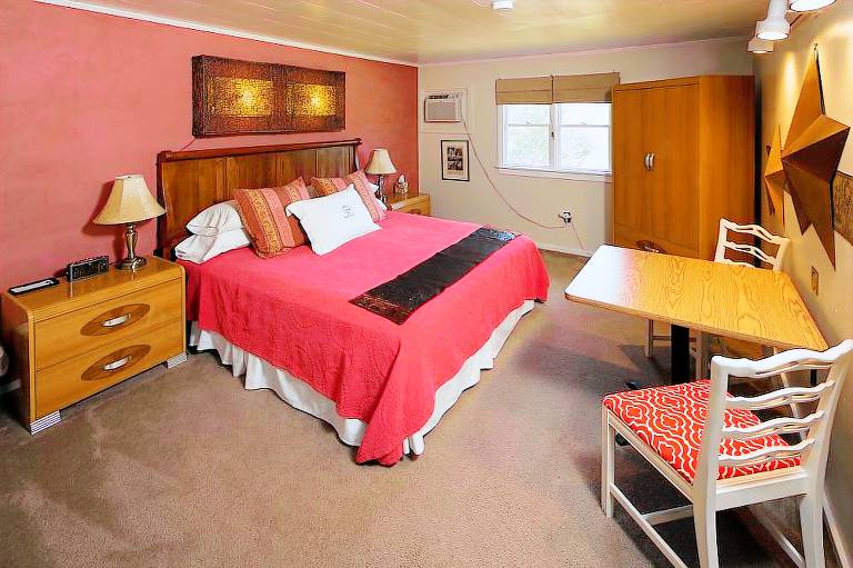 Bed and breakfast  Whitefield