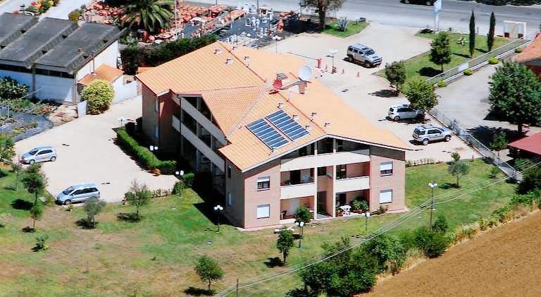 Serviced apartment with yard & patio in Grosseto