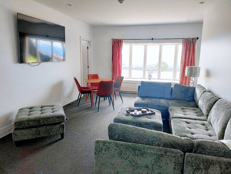 Lodge Burdett