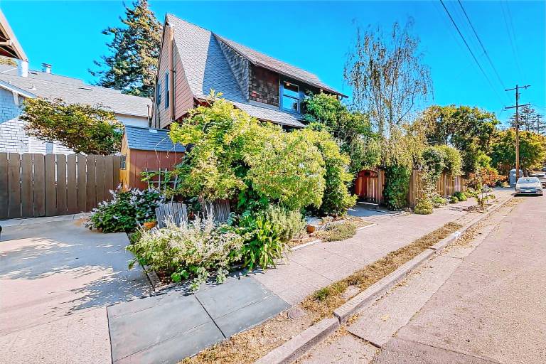 3BR Craftsman House w Patio Workspace & WD