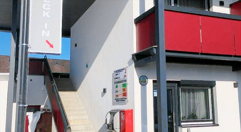Burg Rooms - 24h Self-Check-in in Spielberg