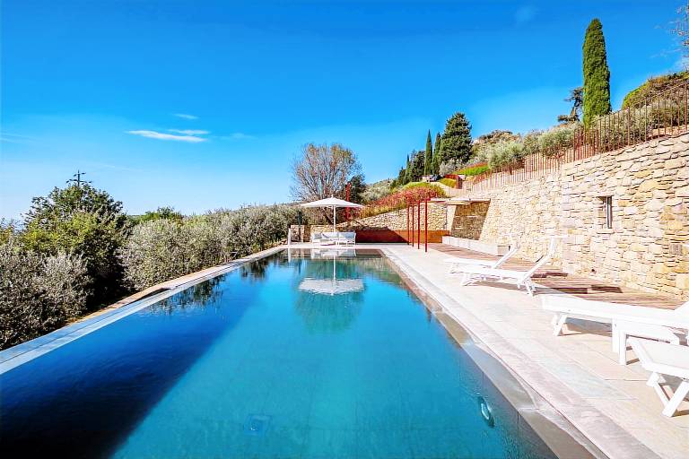 Ferienhaus mit Garten und privatem Pool