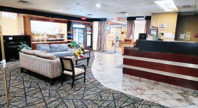 Discovery Inn & Suites Lafayette — photo 3