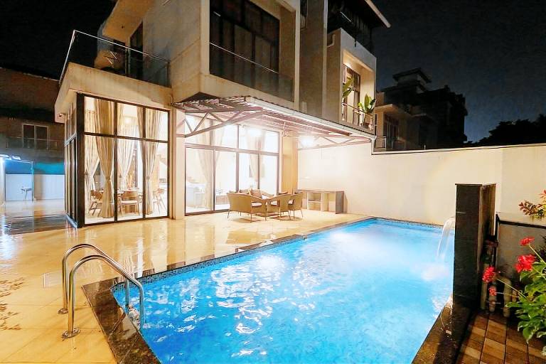 Vacation home with pool & barbeque — photo 4