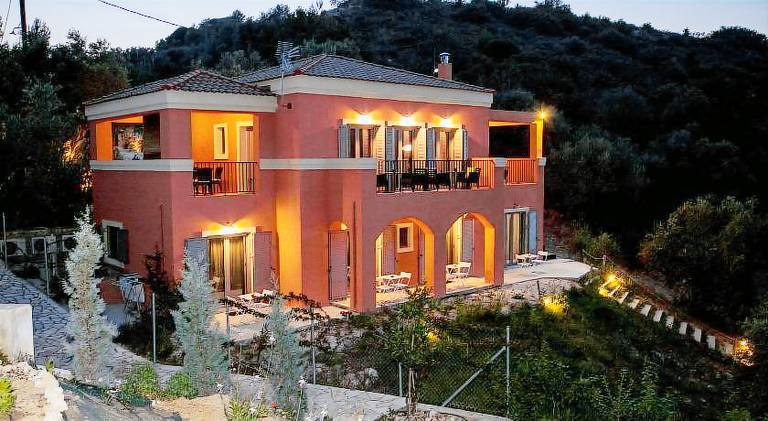 Fully equipped beautiful villa with garden, barbeque & terrace | Beach nearby | Suitable for remote work | Pet-friendly in Kefalonia