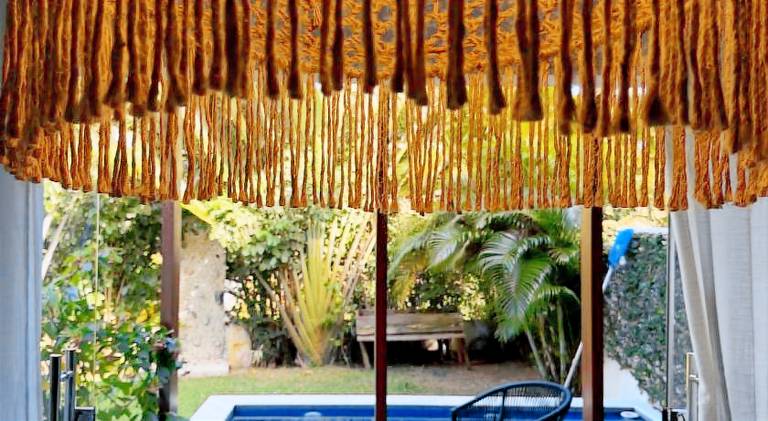 Villa with pool — photo 4