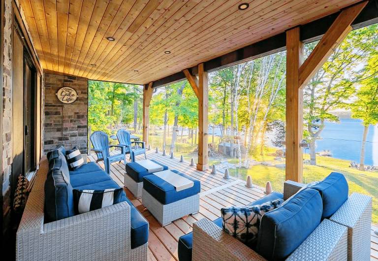 Cottage Buckhorn