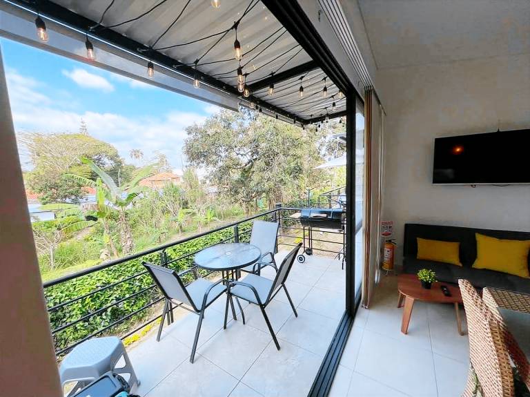 Apartment with grill, jacuzzi & pool — photo 4