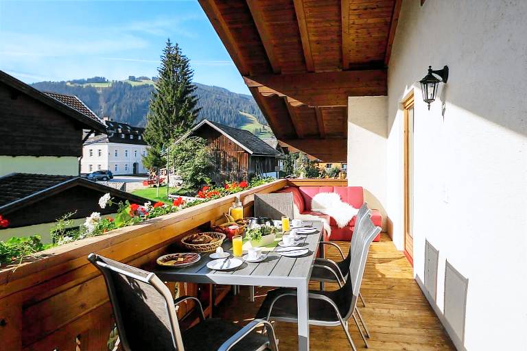 Holiday apartment with patio, garden & sauna — photo 4