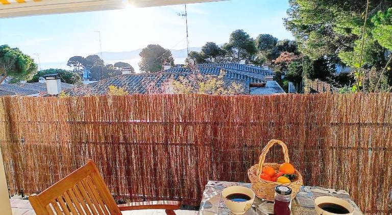 Holiday apartment with 2 rooms for 4 persons in Llanca