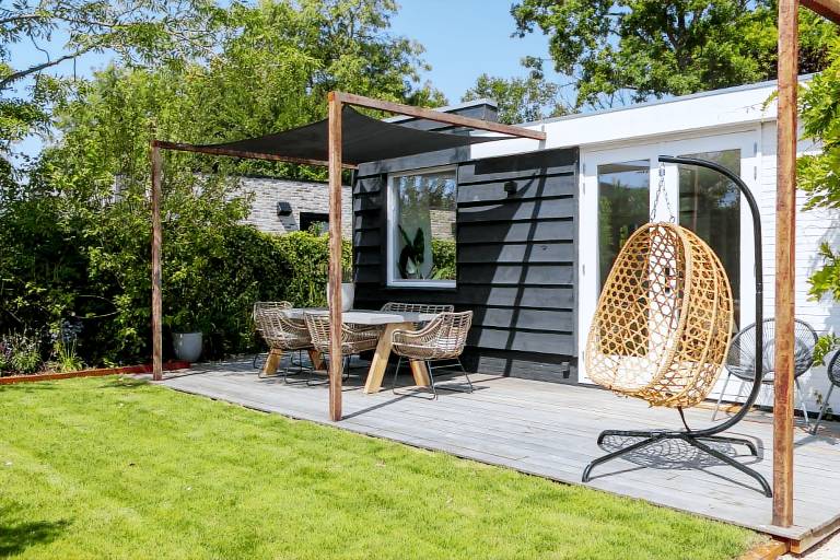 3 room bungalow with plunge pool next to beach