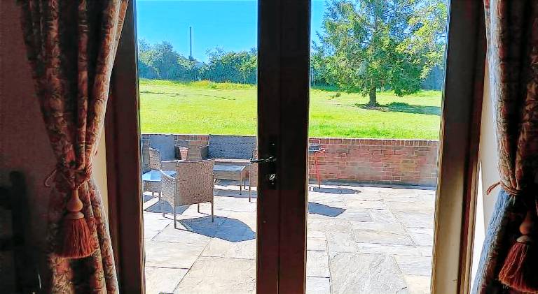 House with yard, terrace & barbeque — photo 3