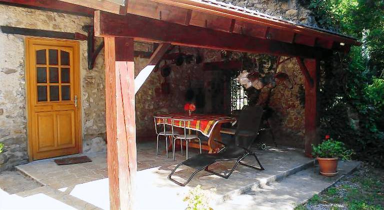 House with barbecue, terrace & yard — photo 4