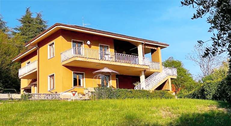 House with 4 rooms for 10 persons in Caprino Veronese