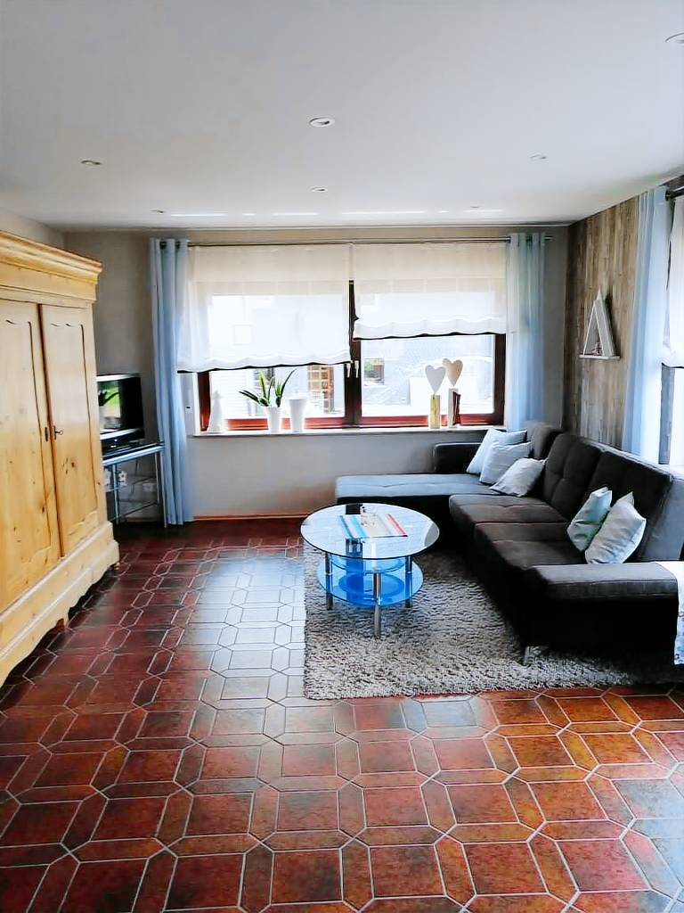 Appartement Fewo Dusche und Badewanne Balkon