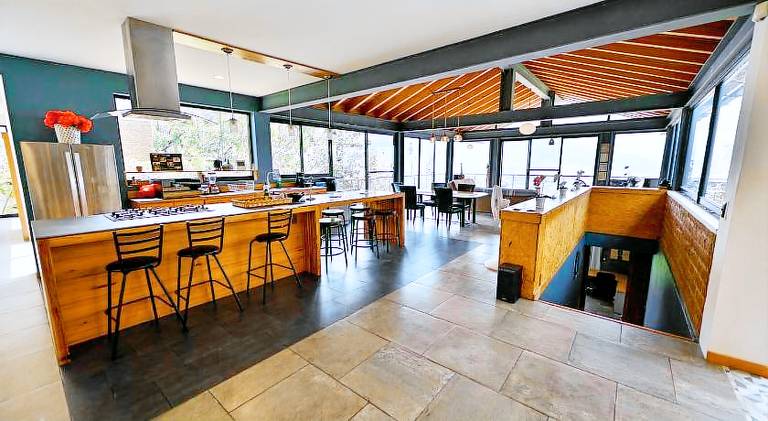 Rental apartment with terrace, pool & hot tub — photo 4