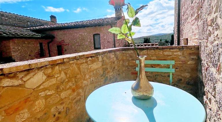 Apartment with garden & pool — photo 4