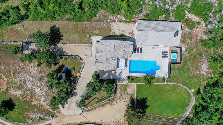 Villa with garden, barbecue & jacuzzi — photo 4