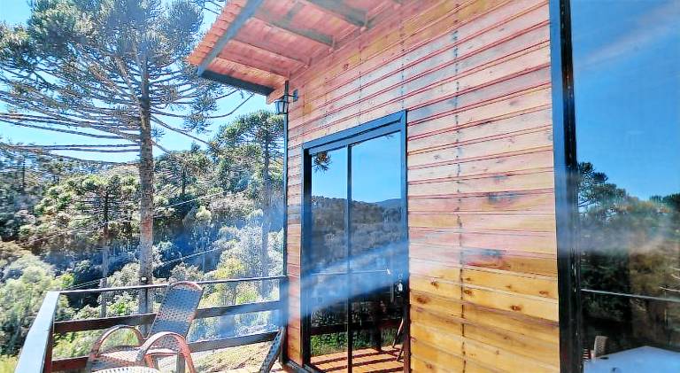 Lodge with hot tub & garden — photo 3