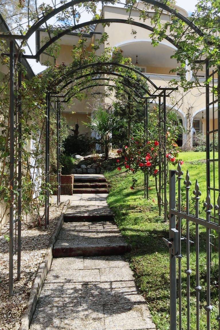 Spacious rental apartment with barbeque, sauna & yard | Pets are welcome — photo 4
