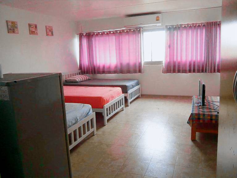 Thailand Taxi & Apartment Hostel