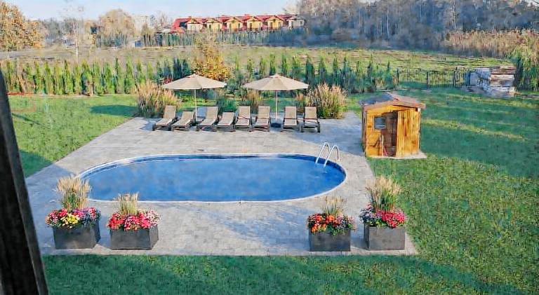 Holiday apartment with pool, patio & garden | Beach nearby | Pets allowed — photo 5