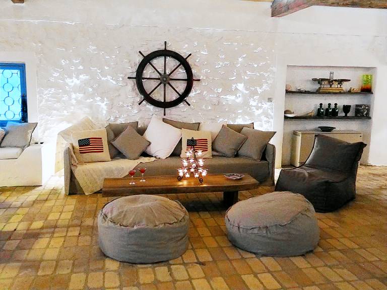 Family-oriented villa with barbeque, terrace & yard | Pets allowed — photo 3