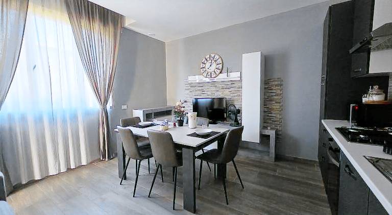 Rental apartment with terrace & yard — photo 4