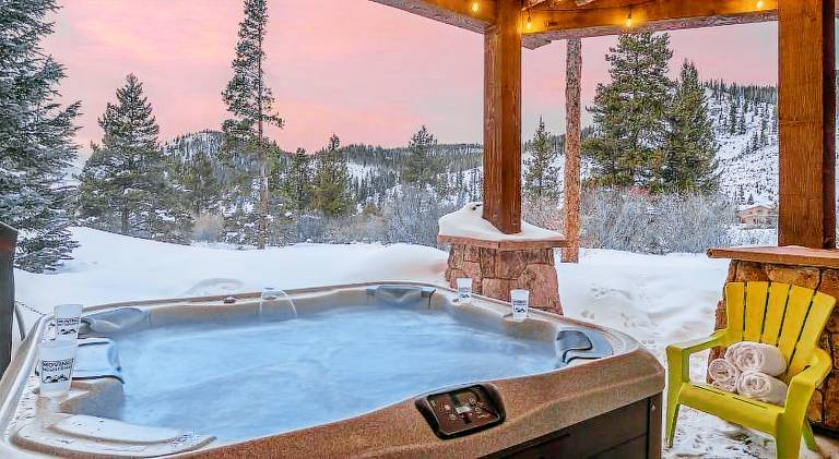 House with hot tub, BBQ & patio | Suitable for remote work — photo 5