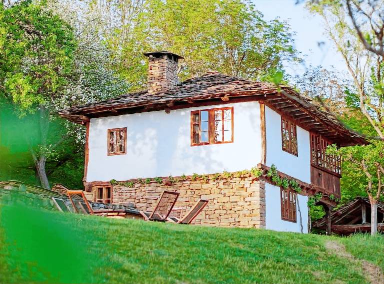 House  Караците