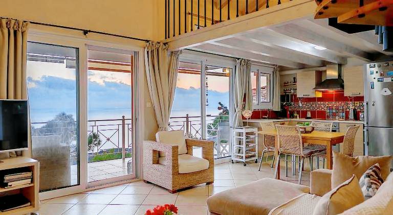 Διαμέρισμα Παραλία Αρτολιθια