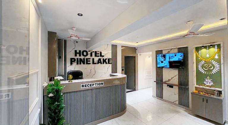 Hotel Pine Lake