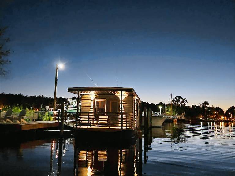 Houseboat Forked River