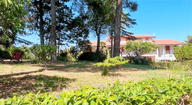 Holiday apartment with terrace & yard | Pets allowed in Senigallia