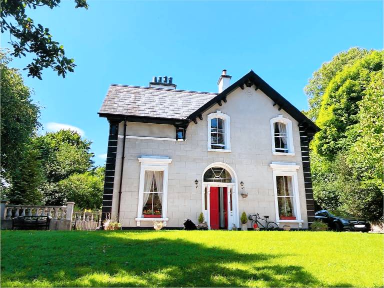 Fabulous 6 Bedroom Victorian Period House