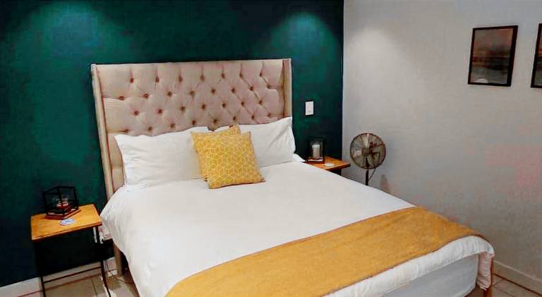 Green Point Modern Flat with Security in Cape Town