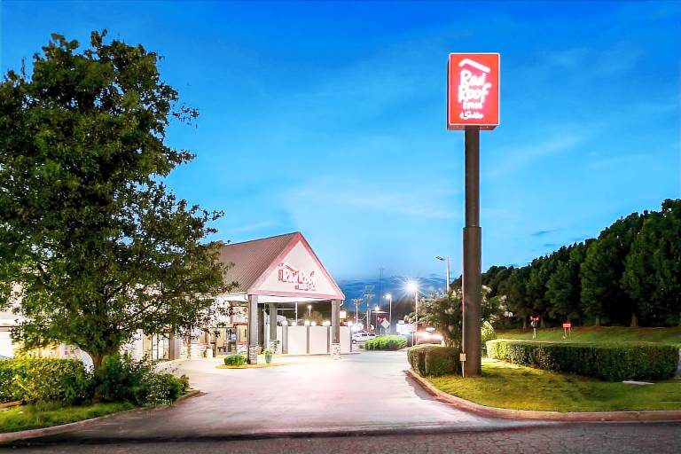 Red Roof Inn & Suites Duncan — photo 4