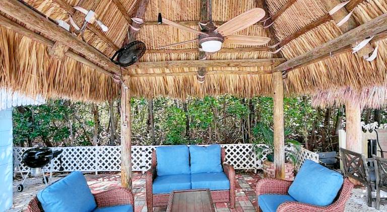 Stylish RV with 2 Bedrooms, 2 Lofts and 2 Bathrooms in Key Largo, FL