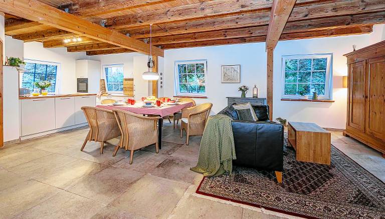 House with hot tub, sauna & yard | Garden view — photo 4
