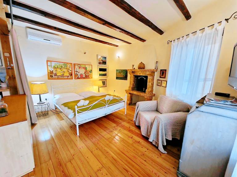 Family-oriented charming studio | City view | Pets allowed — photo 2
