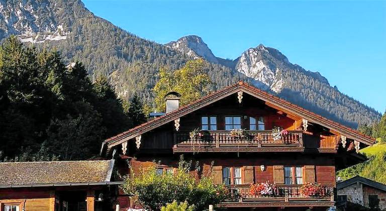Holiday apartment with 2 rooms for 4 persons in Inzell