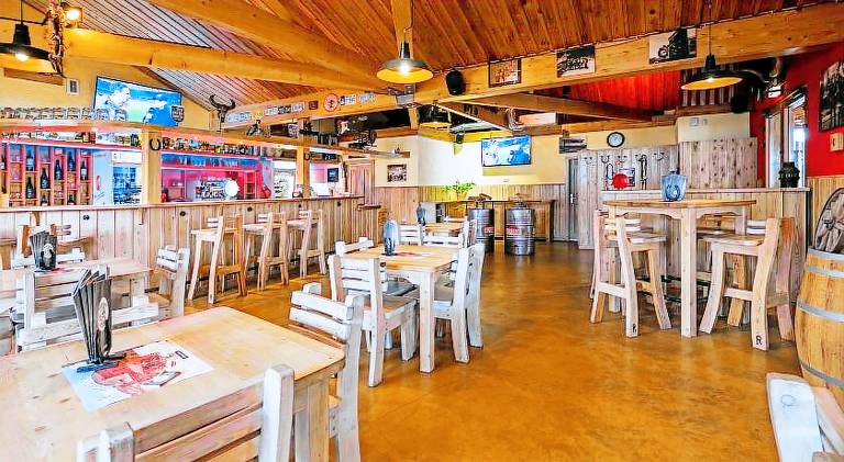 Roadcamp - American Motel & Sportsbar — photo 2