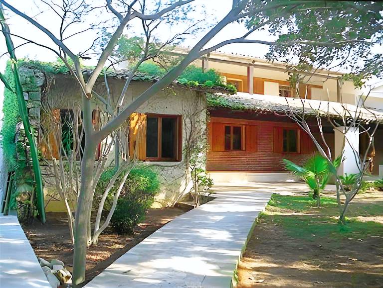 House with terrace, garden & pool in Pozzallo