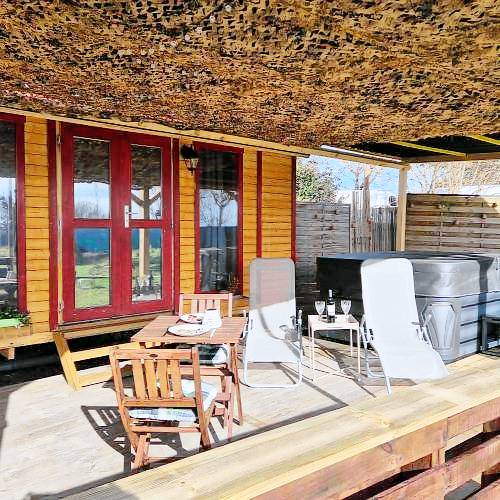 Chalet Condom
