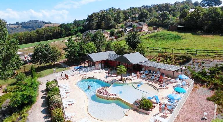 Apartment with pool in Gaillard