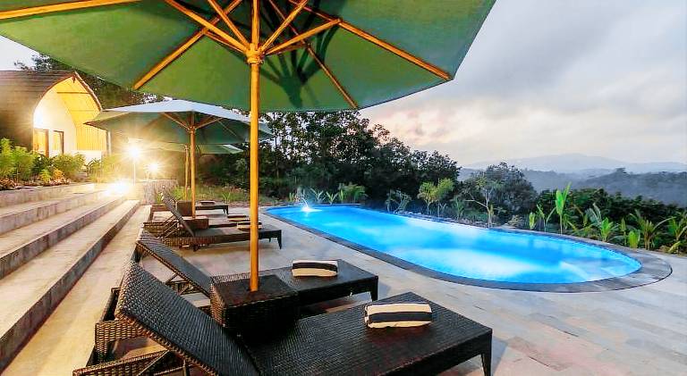 Wonderful lodge with pool, terrace & garden | Pet-friendly — photo 2