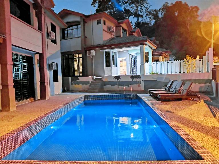 Villa Taman Kenari Batu Asah